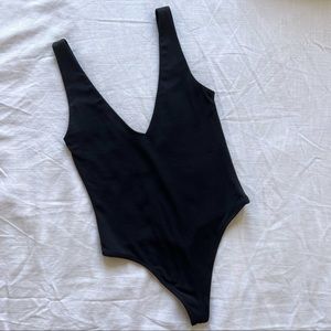 Aritzia Babaton Contour V-Neck Bodysuit
